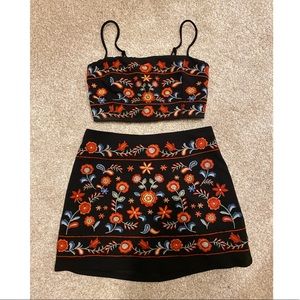 Black Floral Embroidered Crop&Skirt Set (Small)
